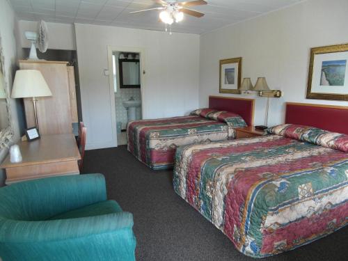 The Lionstone Inn Motel and Cottages