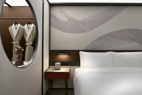 Deluxe Double Room image 1