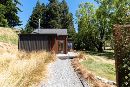 Dārzs, Lake Heron Station in Double Hill