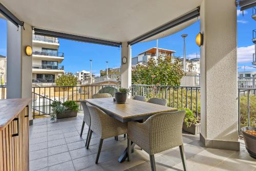 Dolphin Harbour Haven-family Friendly-canal Front