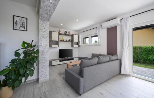 Lovely Home In Duga Resa in Galović Selo