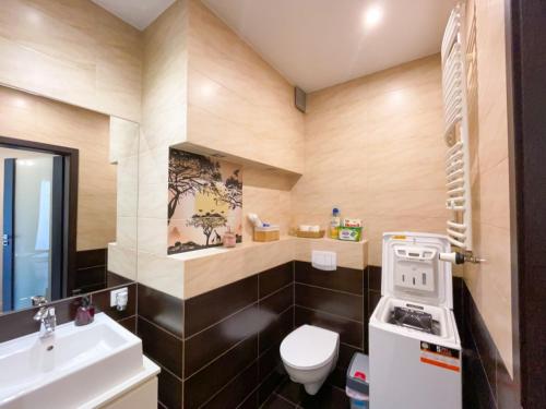 Deluxe Apartment with Balcony image 3