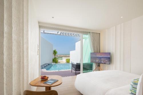 room detail thumbnail 1