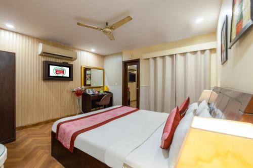 Hotel Picasso Residency near Naraina Vihar Metro Station New Delhi – New Delhi, NY