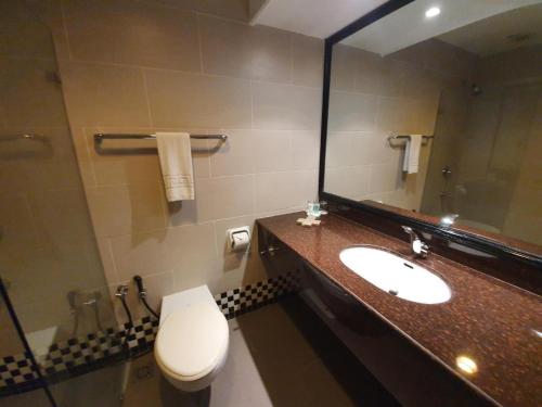 Superior King Room - Non-Smoking image 4