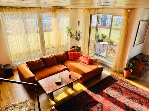 LOcelot Premium 2 floor Apartment near O2 Arena, Прага (фото 2)