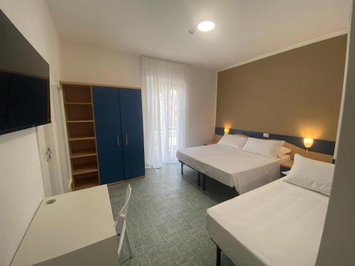 Primo Hotel in Марчіана Маріна