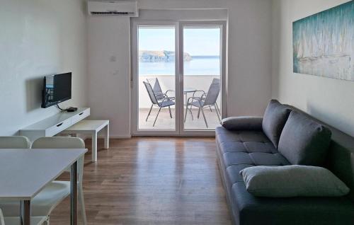 Lovely Apartment In Rtina With Wifi in Rtina