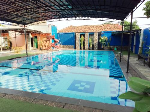 Swimming pool, Guest House Syariah GS Taman Keluarga in Bekasi