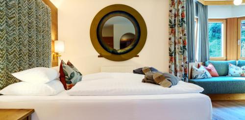 Suite, junior, garden view