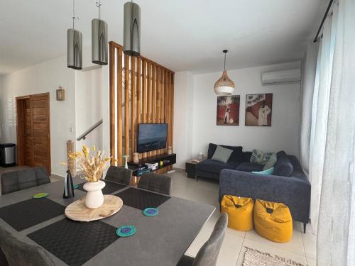Paddington House - private pool & rooftop, Flic-en-Flac