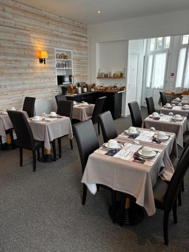 Food and beverages, Sohotel in Saumur Town Center