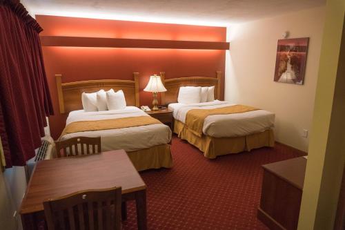 Shepherd Mountain Inn & Suites - Hotel - Pilot Knob