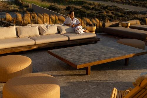 Ormus Villa - Beachfront Sanctuary Blending with Earth Sun & Sea by etouri - image 2