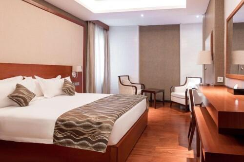 Deluxe Queen Room room in Best Western Plus Pearl Addis