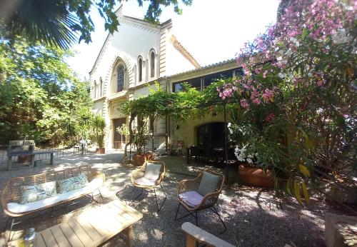 المرافق, Domaine de Livière-Haute Narbonne (Domaine de Liviere-Haute Narbonne) in Narbonne