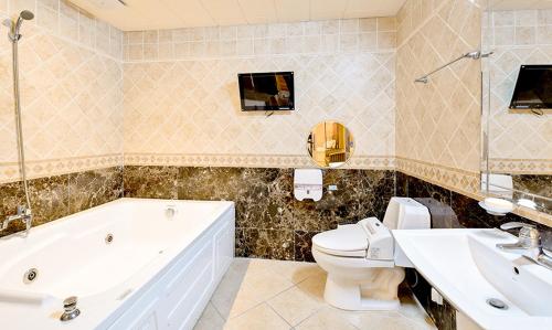 room detail thumbnail 2