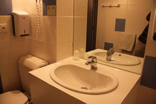 Agape Hotel Niort- Bessines - image 13