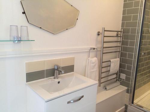 Laston House - image 11