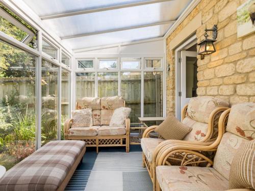 設施, Delightful home Sunroom Garden Parking Pass the Keys in 布洛克利
