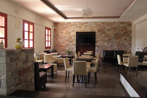 Koplietošanas atpūtas telpa ar TV, Aposperides Hotel in Livadi (Cythera)