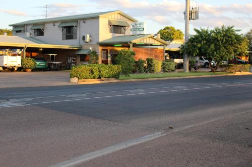 Buitenkant, Barcaldine Country Motor Inn near Barcaldine Airport