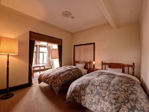 room detail thumbnail 1