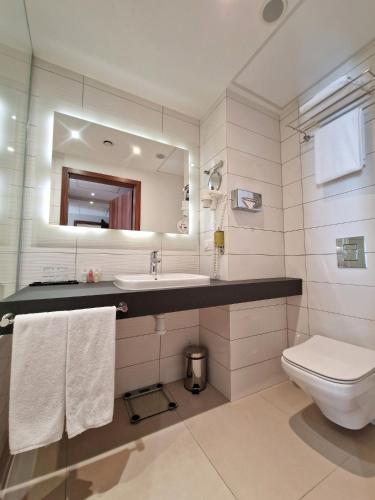 Warsaw Plaza Hotel - image 2