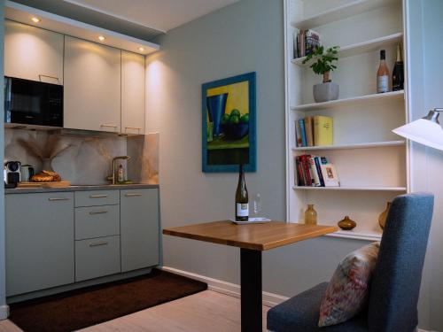 Single Room image 9