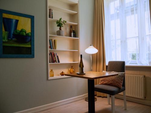Single Room image 6