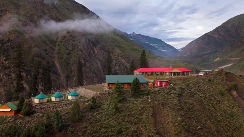 Roomy Mountain Top Resort, Batakundi in Naran