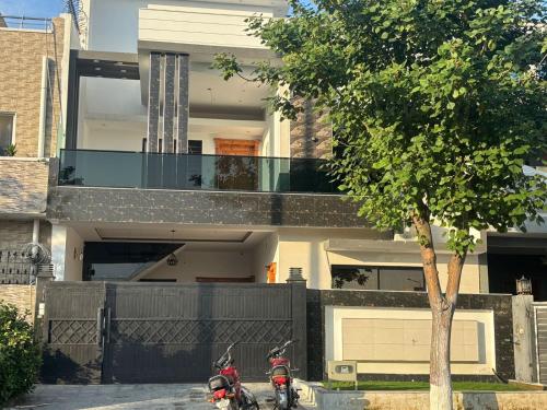 Falcon Guest House, Islamabad