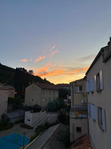 T2 cosy centre ville de Sisteron in Sisteron