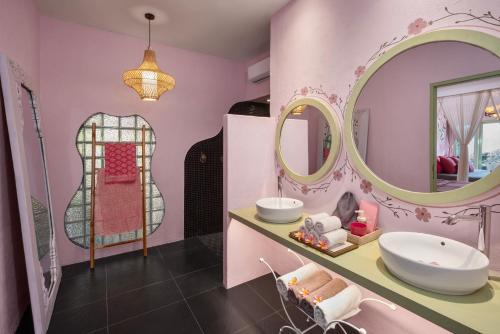 room detail thumbnail 2