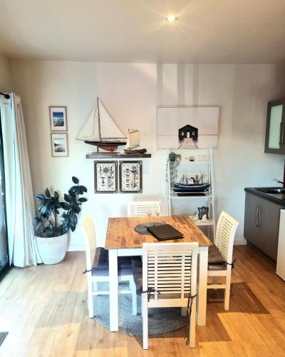 船黑文開放式公寓 (Boat Haven Studios) in 古爾瓦