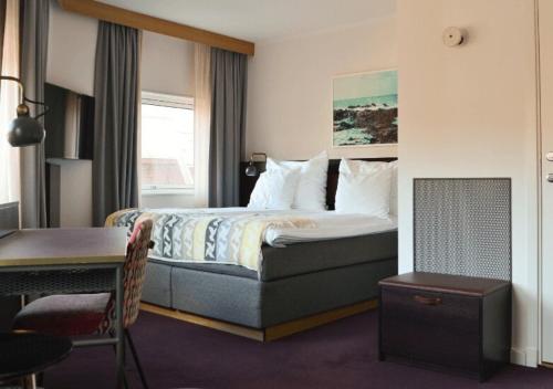 Superior Double Room image 4