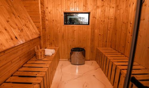 Cabana Aura in Belis