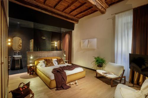 Palazzo Serpe Suites near Colosseum, Рим