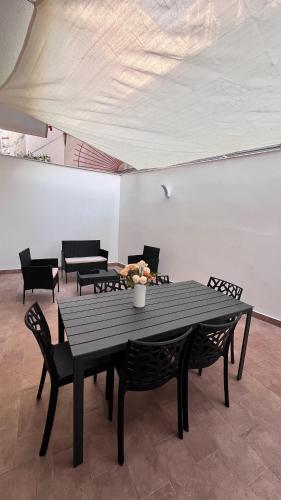 One-Bedroom House image 1