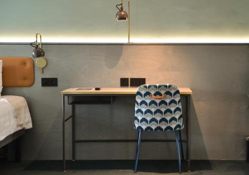 Family Room image 6