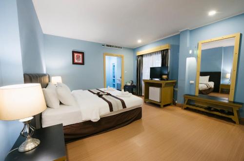 room detail thumbnail 0