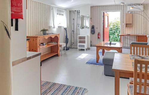 Beautiful Apartment In Holmsjö With Wifi (Beautiful Apartment In Holmsjo With Wifi) in 賀爾約