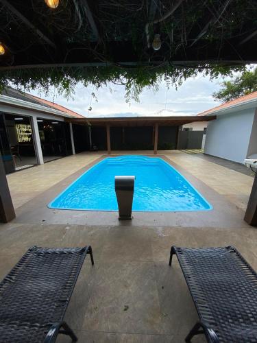 Casa de 3 quartos com piscina