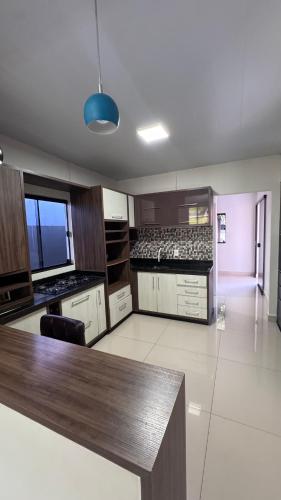 virtuve, Casa de 3 quartos com piscina in Laranjeiras Do Sul