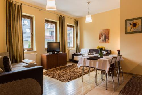 Apart Styl Apartament Radowid z basenem, centrum miasta, Закопане (фото 9)