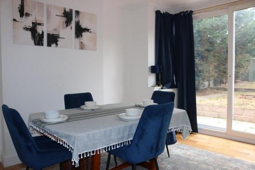 3-Bedroom House, with free parking gîte à louer Luton Railway Station