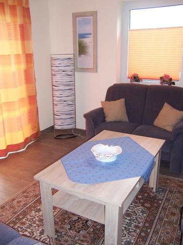 Three-Bedroom House image 1