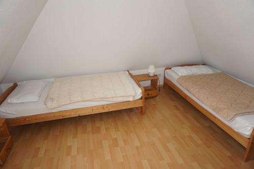 Three-Bedroom House image 4