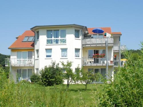 One-Bedroom Apartment with Terrace image 7