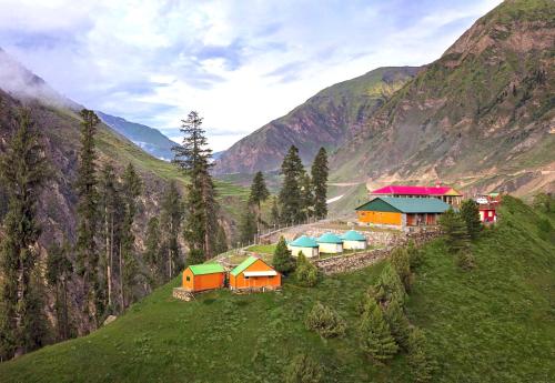 Roomy Mountain Top Resort, Batakundi in Naran